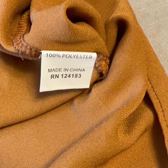 Elegant Ruffled Sleeveless Blouse - Brown - Picture 7 of 8